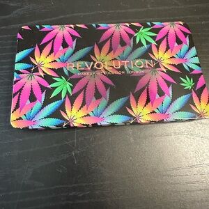 Revolution Beauty London Forever Flawless Chilled 🌿Eyeshadow Palette 🔹New🔹